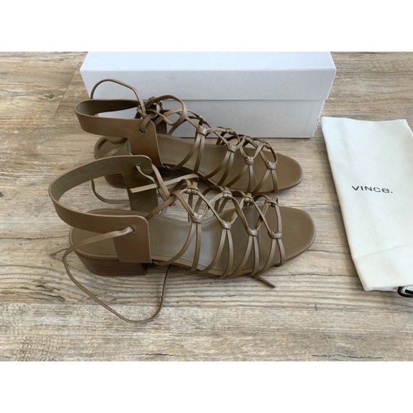 s-l400.jpg NEW IN BOX VINCE ‘Beautmont’ Lace-Up Sandals